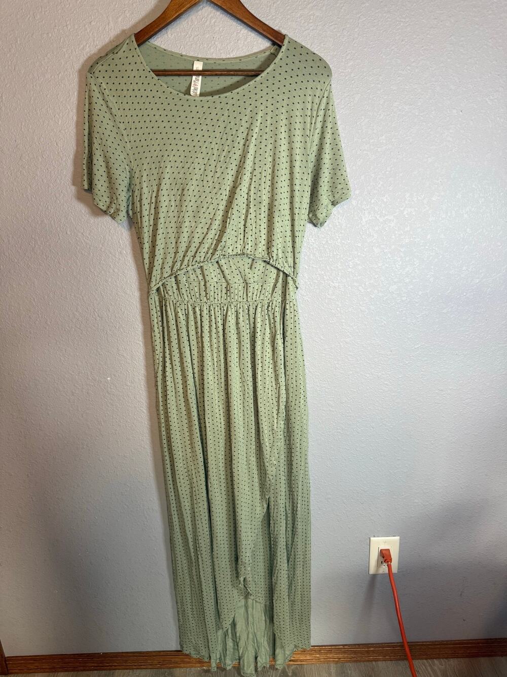 Latched Mama Polka Dot Nursing dress Women’s XL Sage Green
